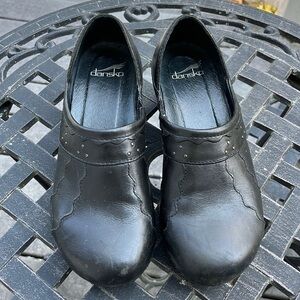 Dansko Hailey Clogs 3820020200 Black EU 38 US 7 1/2-8 Leather Upper